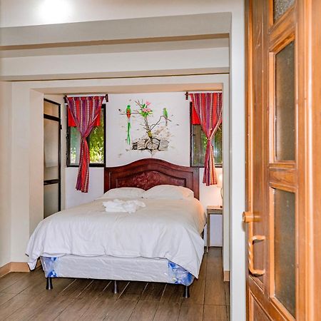 Hotel Ariana Сан Педро Ла Лагуна Екстериор снимка